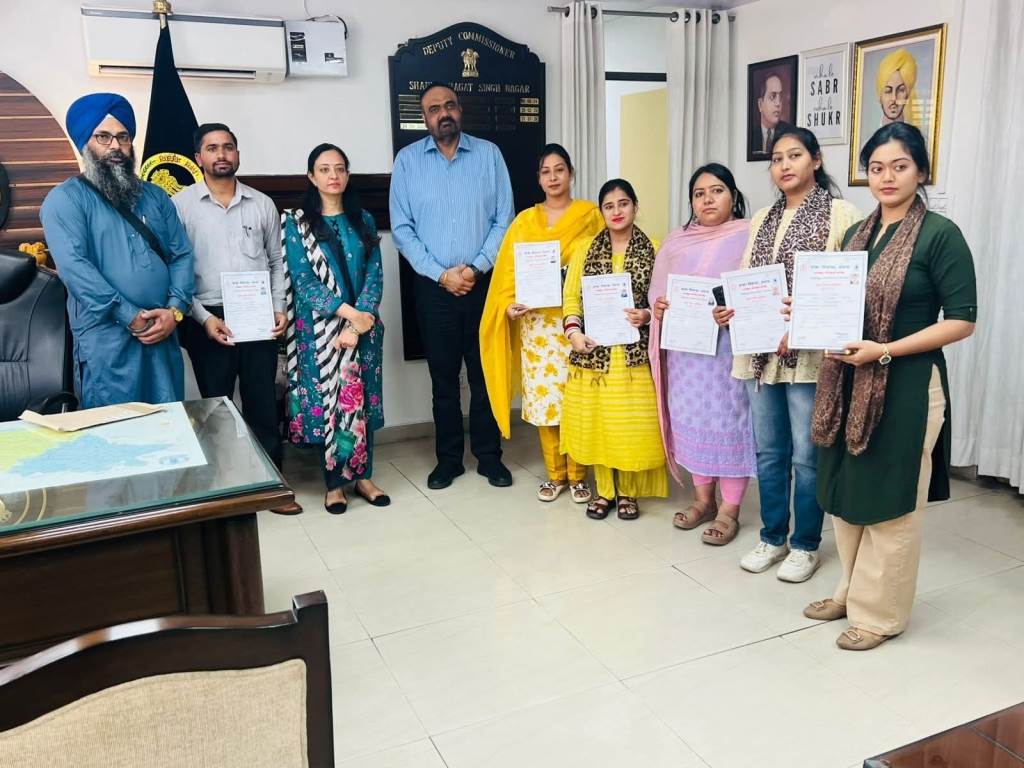 Deputy Commissioner Gulpreet Singh Aulakh Distributes Certificates to Trainees Who Passed the Urdu Learning Course